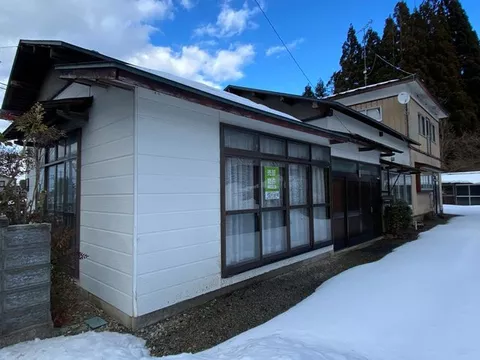 Just a 3-minute drive to Moritake Onsen, perfect for relaxing in the hot springs♪