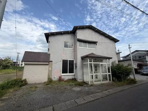 3.8 km from Nainai Station on the JR Kamaishi Line, 88-270 Takagi Dai 20 Chiwari, Hanamaki City, Iwate Prefecture