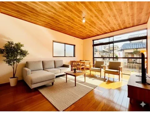 [Renovated property] 11 minutes on foot to the station ☆ 3 minutes on foot to Shinbashi Elementary School ♪ Good sunlight