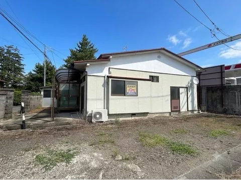 ■Single-story house with 6 rooms located in a quiet residential environment.