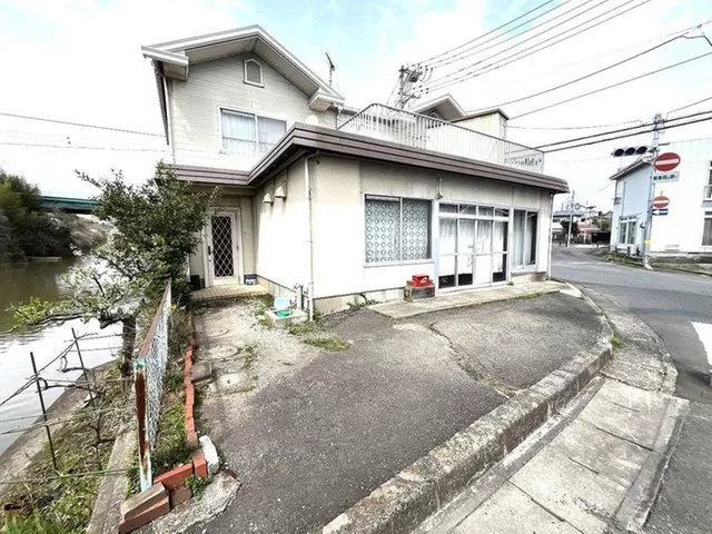 Currently offering a 3000 yen digital gift of your choice for property viewings and visits.