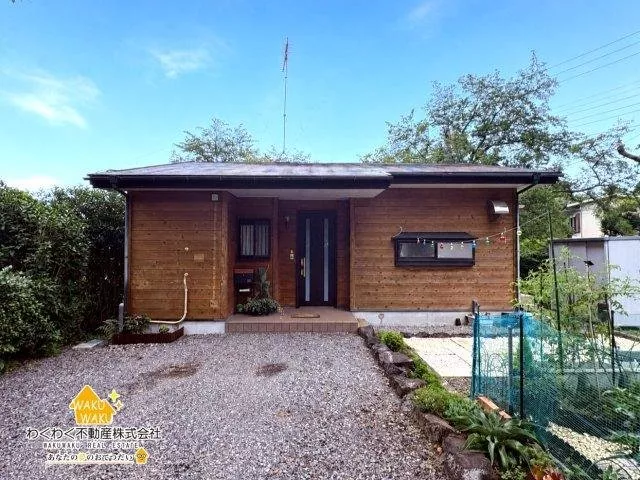 The garden can also be enjoyed as a home vegetable garden♪ There is also a spacious wooden deck♪