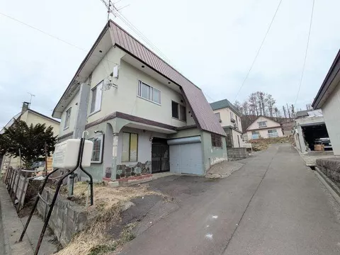 Otaru City, Akaiwa 2-chome (Otaru Station) 2-story building 6LDK