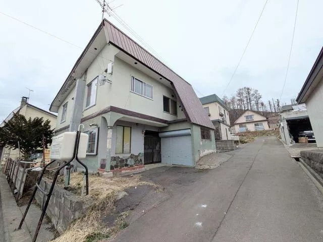 Otaru City, Akaiwa 2-chome (Otaru Station) 2-story building 6LDK
