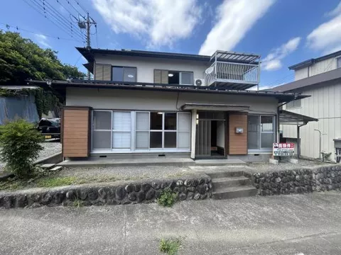 Minami-Koma District, Nanbu Town, Nanbu (Uchikawa Station) 2-story building 7DK