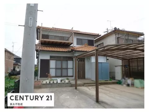 ●4DK●Japanese-style room available●South-facing road access●Parking for 3 cars possible (2 cars under carport, depending on vehicle type)