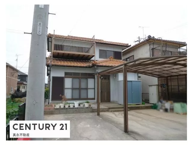 ●4DK●Japanese-style room available●South-facing road access●Parking for 3 cars possible (2 cars under carport, depending on vehicle type)