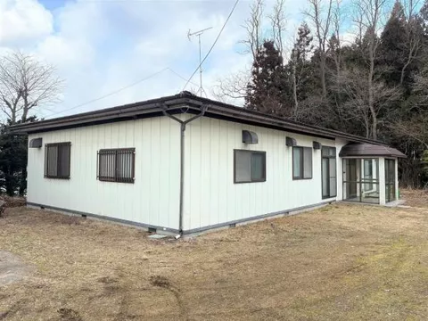 Rokunohe Town, Kamikita District, Oaza Inorase, Aza Tōmegi (Mukōyama Station) Single-story building 6LDK