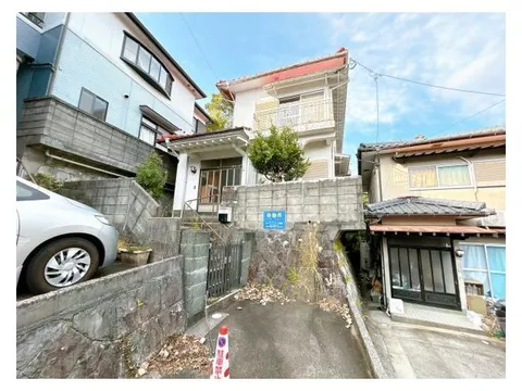 [Open House Scheduled] [Interior and Exterior Renovation Planned] Parking for 1 car available. 3LDK two-story house