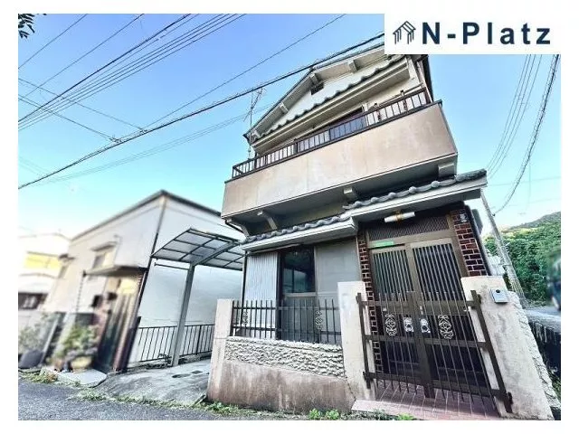■ Renovated in October 2023 ♪ ■ Parking space available ■ All rooms have storage ■ Corner lot