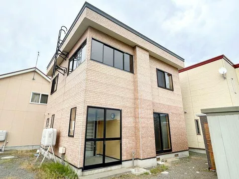 Kuroishi City, Oaza Kamijukawa, Aza Tameoka 2-Ban (Kuroishi Station) 2-story 2LDK