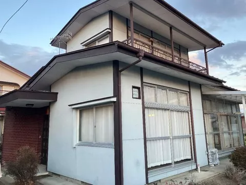 ■About 6 minutes by car to Wakutani Station! Convenient for using public transportation!
