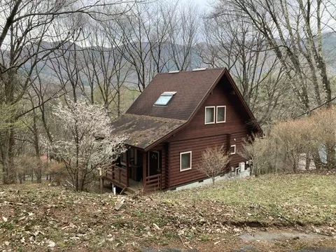 Kiso District, Aoki Village, Oaza Kutsukake 2 stories above ground, 1 basement 2LDK