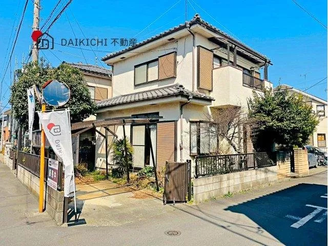 Excellent sunlight on a southeast corner lot!! Good access to National Route 17 and the old Nakayama Road!
