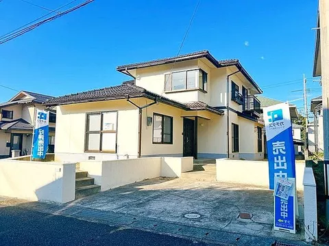 Used single-family home Kurayoshi City Nijigaoka Town Detached house