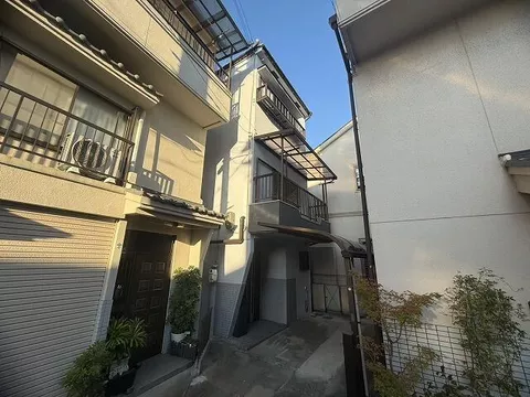 Hirakata City, Shotei Minami-cho 2-chome (Makino Station) 3-story 3LDK
