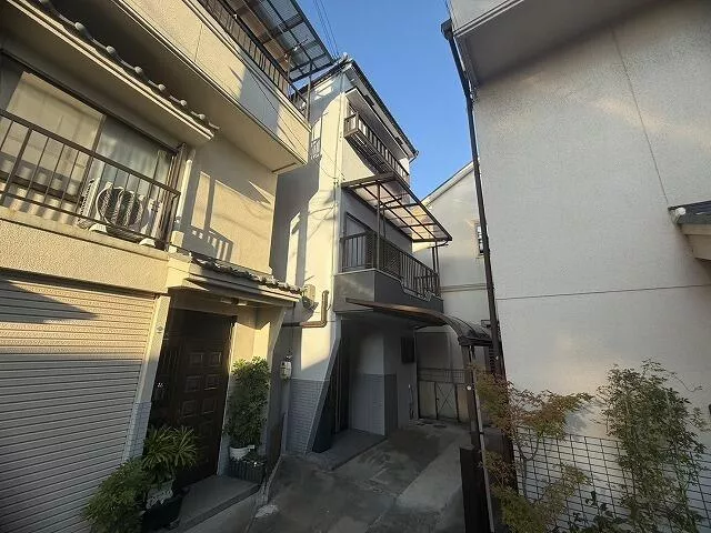 Hirakata City, Shotei Minami-cho 2-chome (Makino Station) 3-story 3LDK