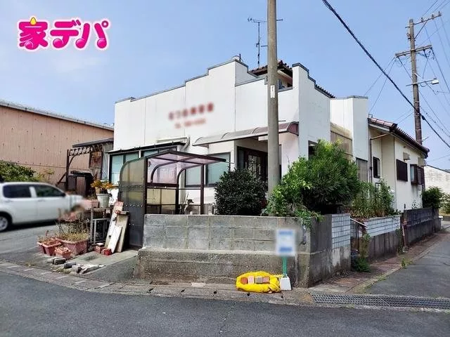 ■ Store and residence, 4 rooms on the first floor, 3 rooms on the second floor ■ Corner lot ■ Within a 10-minute walk to Maisaka Elementary and Maisaka Junior High