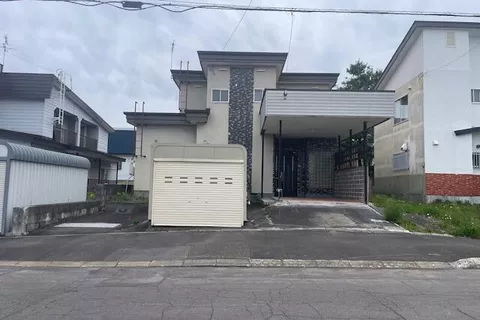 Shirogane-dai 1-jo 3-chome, Asahikawa City (Asahikawa Station) 2-story building 6LDK