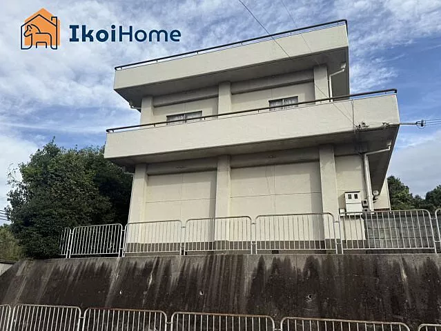 Used single-family home in Ikawadani-cho, Nishi-ku, Kobe City. Used house 8DK! Spacious roof balcony!
