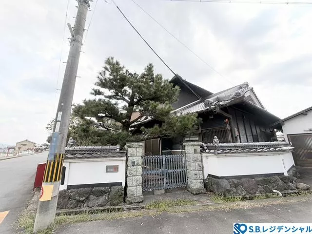 Kashihara City, Magurakawa-cho 2-chome (Kanbayashi Station) 2-story building 5DK