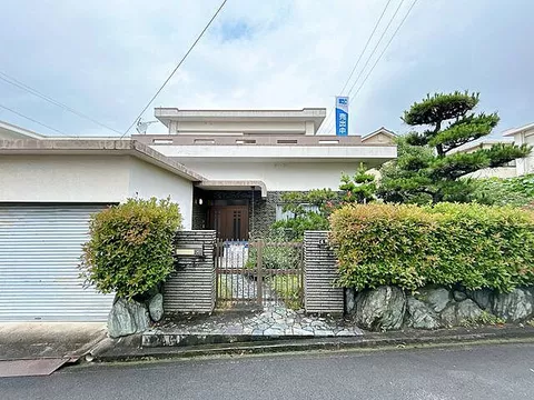Used single-family home in Kawanoe Town, Shikoku Chuo City