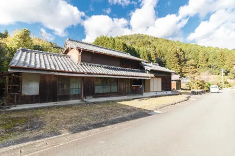 Matsusaka City, Iitaka Town, Akaoke (Matsusaka Station) 2-story building 6LDK