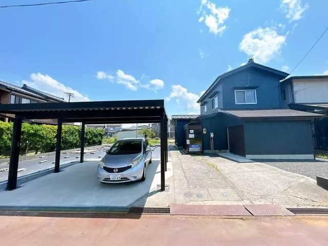 [Open House] Renovated. Parking for 3 cars in parallel. Garden space available. Near Meikono Elementary School.