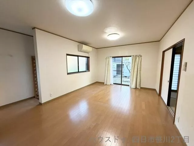 Yokkaichi City, Sasagawa 7-chome (Nishihino Station), 2-story, 5LDK