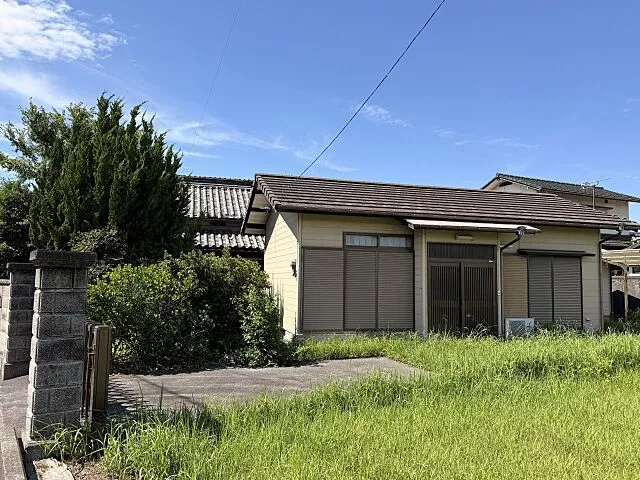 Used single-family home, JR Yosan Line, 21 minutes walk from Tadotsu Station