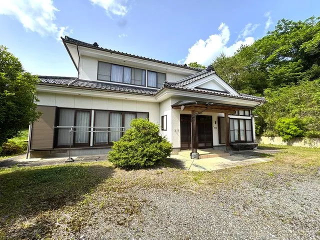 Total land area over 700 tsubo! Multiple auxiliary buildings! Each room is over 6 tatami mats!