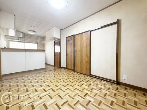 Building 106㎡ with garage, 5SLDK, 9 minutes walk to Iizuri Kamikita station, accessible by 2 train lines