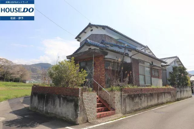 Iyo City Inari (Iyo City Station) 2-story building 5SDK