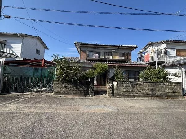Tokushima City, Meito-cho 2-chome (Ayakui Station) 2-story building 5LDK