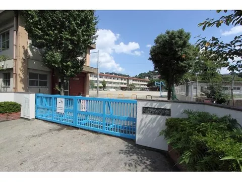 Good sunlight / 2-minute walk to Tagayama Park / Building demolition can be discussed