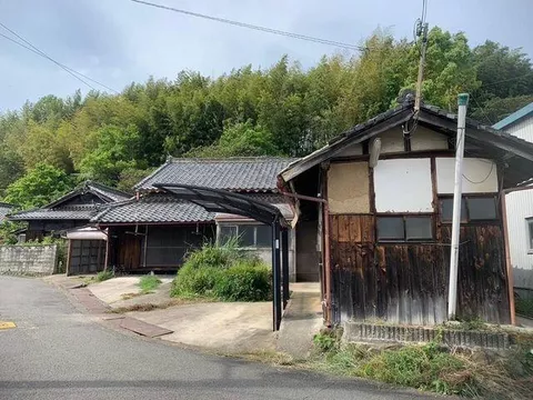 Katsuragi Town, Ito District, Oaza Nakaifuru (Nakaifuru Station) Single-story building 10DK