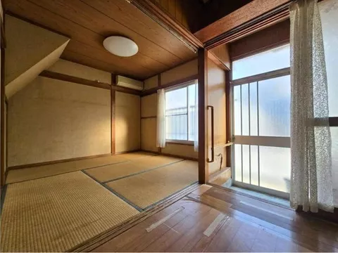【Price 15 million yen】 2-story 4K with a sense of openness on both sides of the road! Good sunlight and ventilation