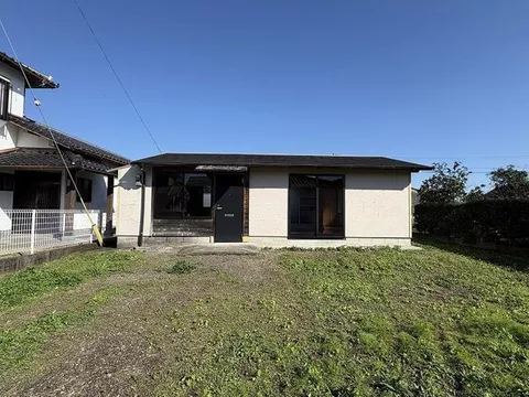 [Used house in Gen'ōjima, Nishitōyoshi City - Compact single-story house] 1LDK with a spacious garden