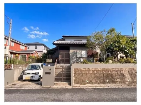 ~Renovation completion scheduled for the end of September 2026~・4LDK + parking space available