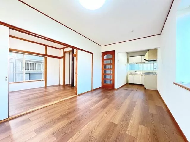 Chooseable e-GIFT worth 15,000 yen for first-time store visit & survey response gift