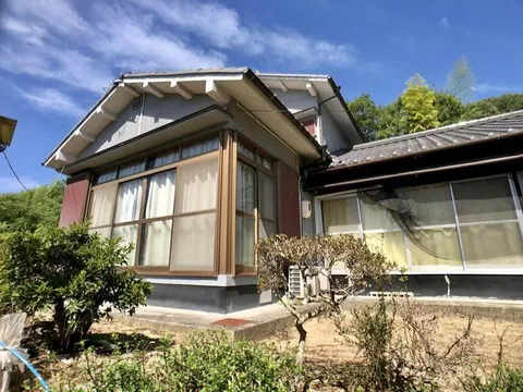 2F 6DK in Eoku, Mukaishima-cho, Onomichi-city

1,000,000 yen