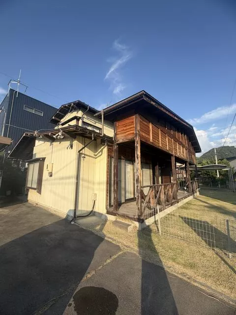 Nakano City, Nakano (Nakano Matsukawa Station) 2-story 5DK