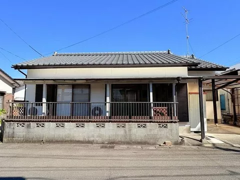 Oaza Hongou Kitakata (Miyazaki Airport Station) 9.8 million yen