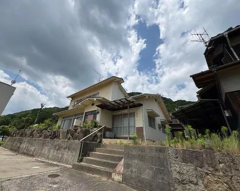 Kasaoka City Kasaoka (Kasaoka Station) 2-story 6DK