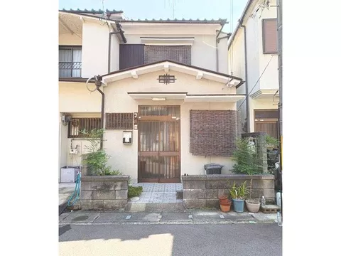 CASA brokerage! 5 minutes walk from the station! Spacious 4DK house in a convenient location!