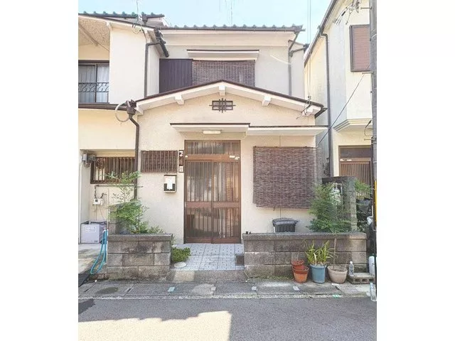 CASA brokerage! 5 minutes walk from the station! Spacious 4DK house in a convenient location!