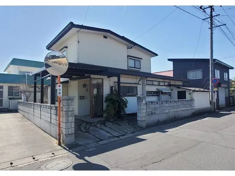 A used house has appeared in Hamanocho Higashi♪ It is a house with plenty of living and storage space!