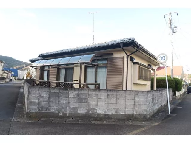 A quiet residential area with a sea breeze!