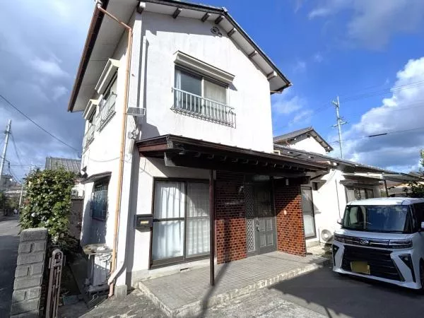 Niihama-shi, Niihama Shinonome-cho 3-chome (Niihama Station) 2F 5LDK

5.8 million yen