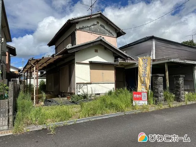Koka-shi, Koka Mizuguchi-cho Kitawaki (Mizuguchi-jonan Sta.) 2F 4DK

4,900,000 yen